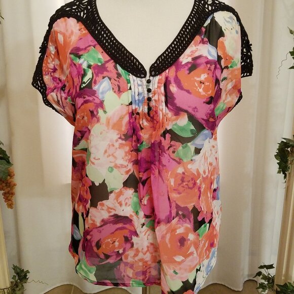 Candie's Tops - Candies pink and green button top crocheted top